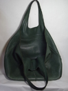 BOTTEGA　VENETAの緑色系の大型バッグを濃紺に染め替え たい